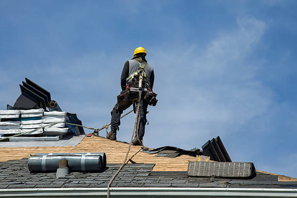 Professional Metal Roofing technician working in Hartford, MI
